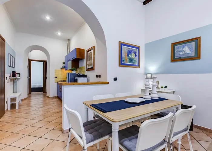 Coliseum Apartment