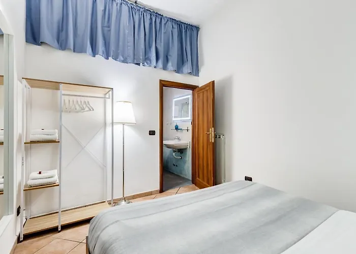 Coliseum Apartment *