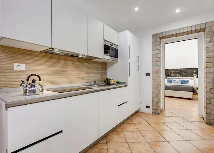 Coliseum Apartment